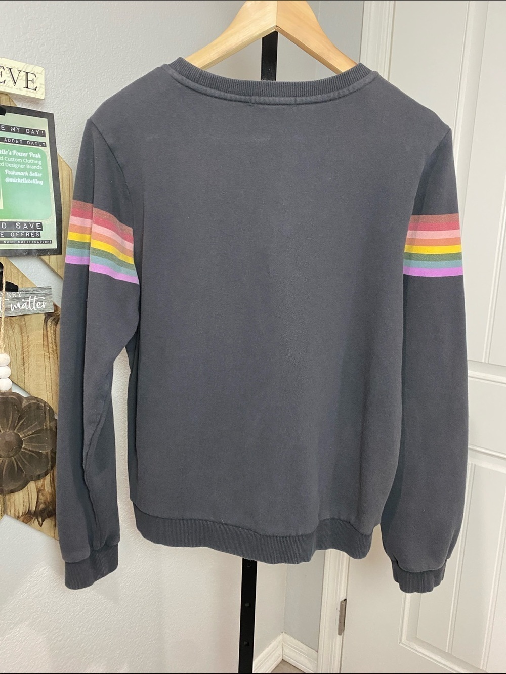 ⛱️🔥Marine Layer - Black Rainbow Stripe Sweatshirt - M - Picture 2 of 4